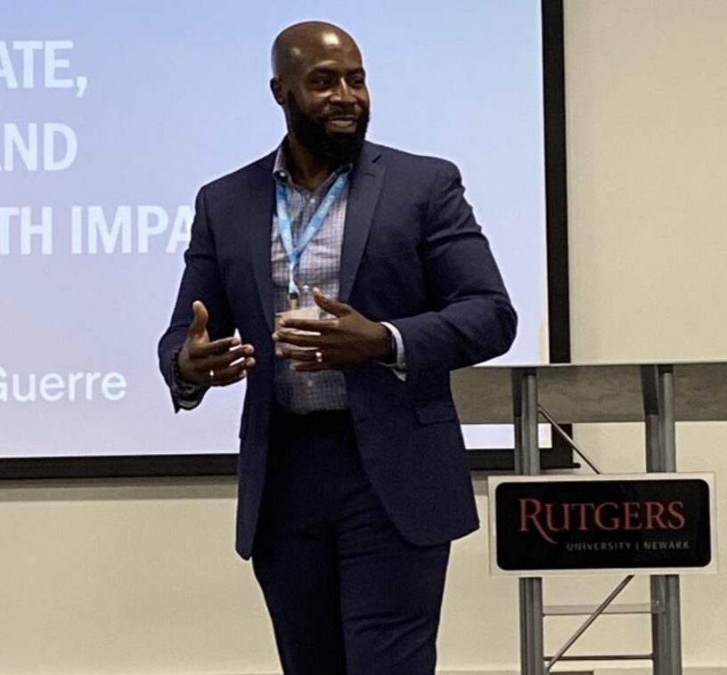 LifeHikes Foundation partnered with the KIPP New Jersey at the “Be the Change” Conference 2023 held at Ruth Bader Ginsburg Hall (Rutgers Newark, NJ Campus).  KIPP Young Alumni participated in a communications and networking workshop focused on Building Professional Networks. ​